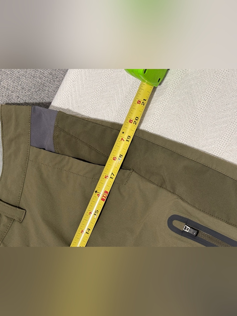 🔴REI Olive Green Zip-Pocket Bermuda Shorts - Picture 4 of 11